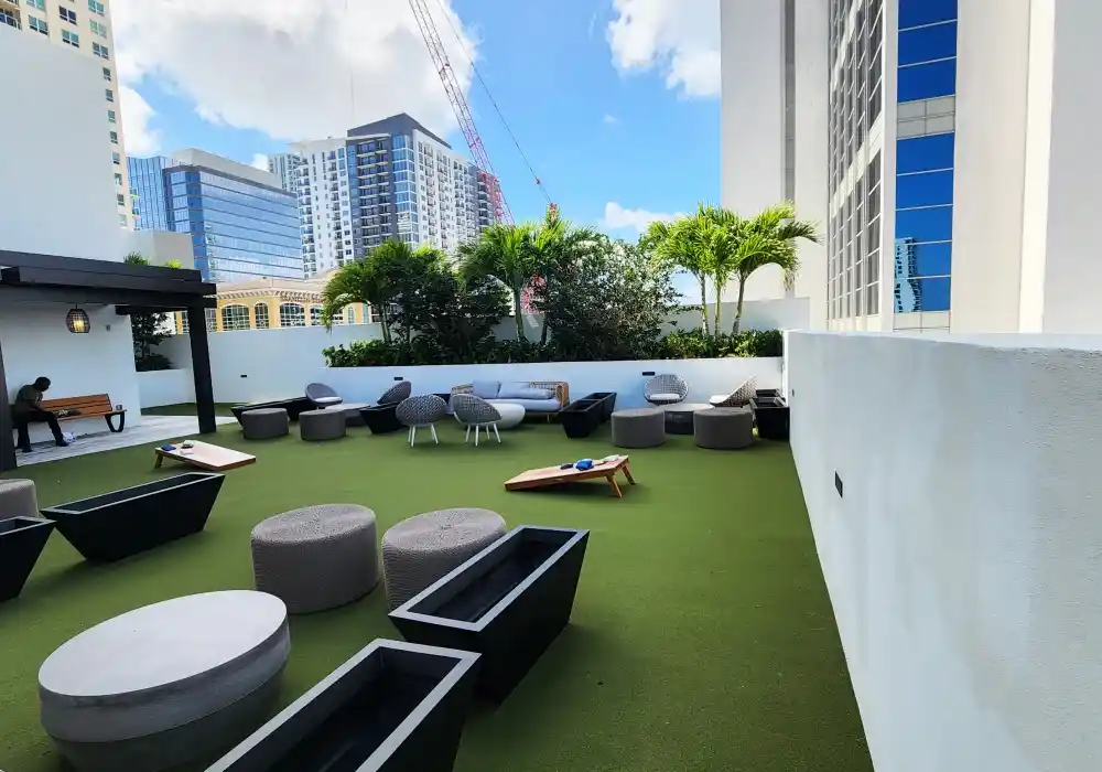 Rooftop with artificial grass use example image